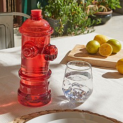 Wasserflasche in Form eines Feuerhydranten