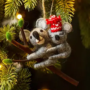 Weihnachtsschmuck aus Filz in Form von Koalas